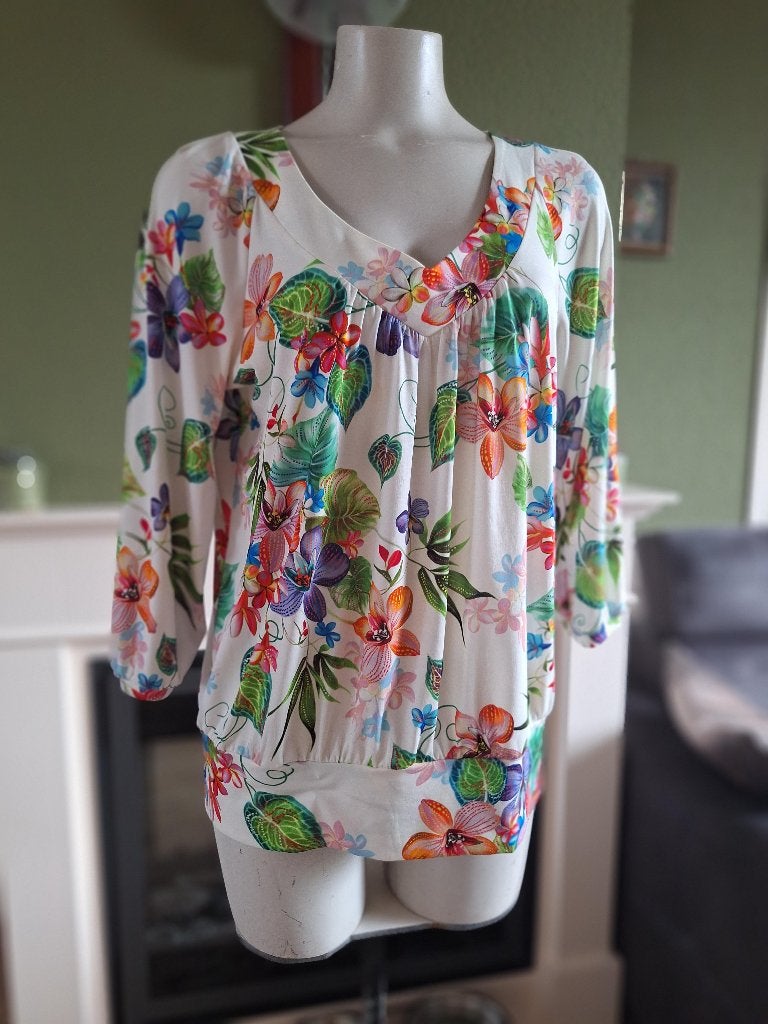 Amania Mo NL 40 v hals bloemen top, Maat 42/44 (L), Zo goed als nieuw, Korte mouw, Amania Mo