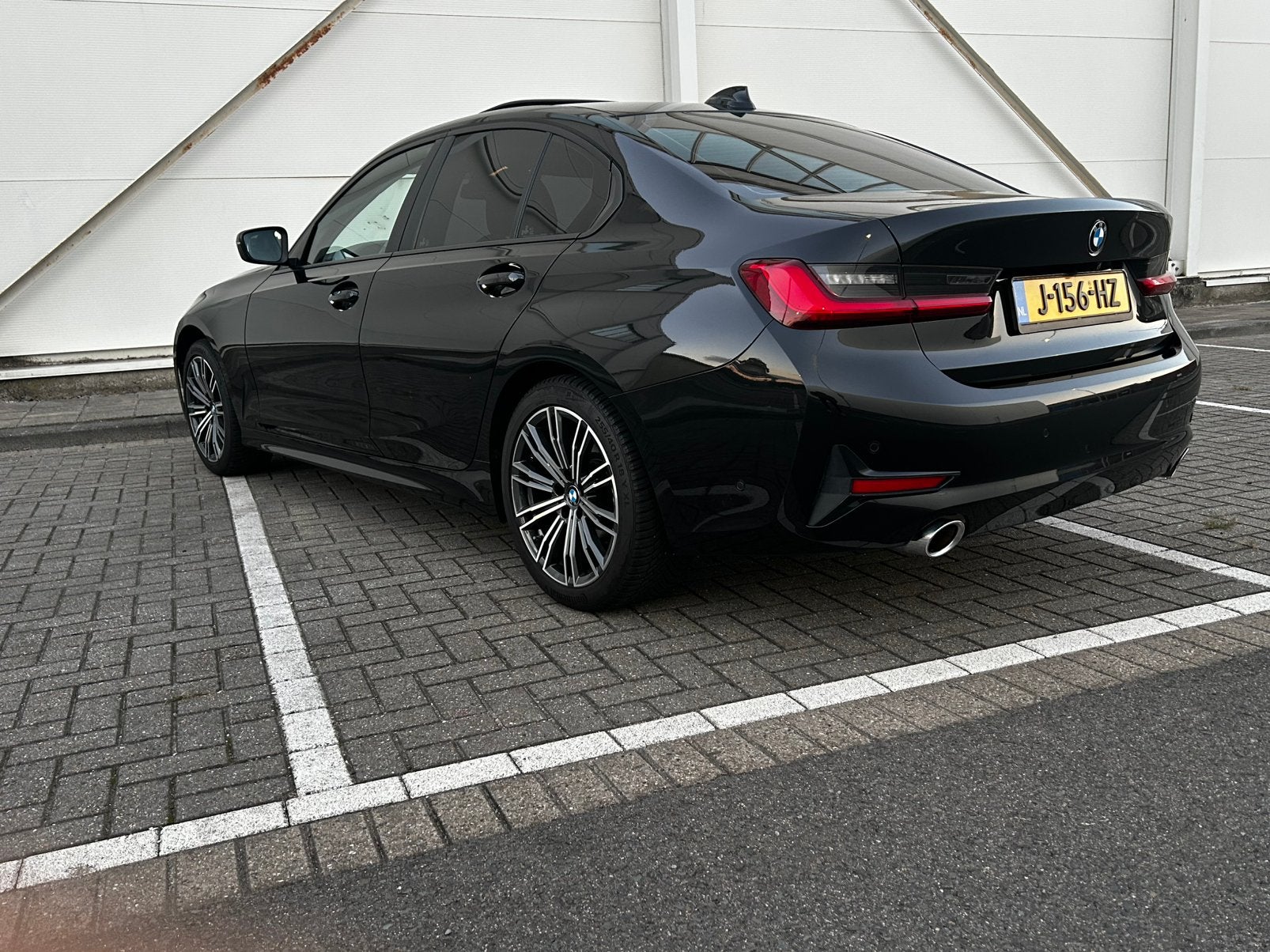 BMW 3-serie 320i /LED/VIRTUAL/SFEER/PANORAMADAK/LEEDER, Auto's, 1998 cc, Achterwielaandrijving, 4 cilinders, 1435 kg