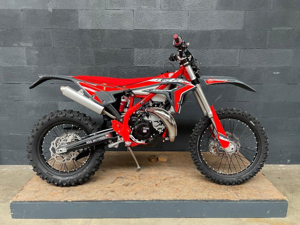 Beta X-Trainer 300 2T 2026, Nieuw A2 35kw Enduro 300cc, Motoren, Motoren | Overige merken, 300 cc, Bedrijf, Enduro, Minimaal motorrijbewijs A2