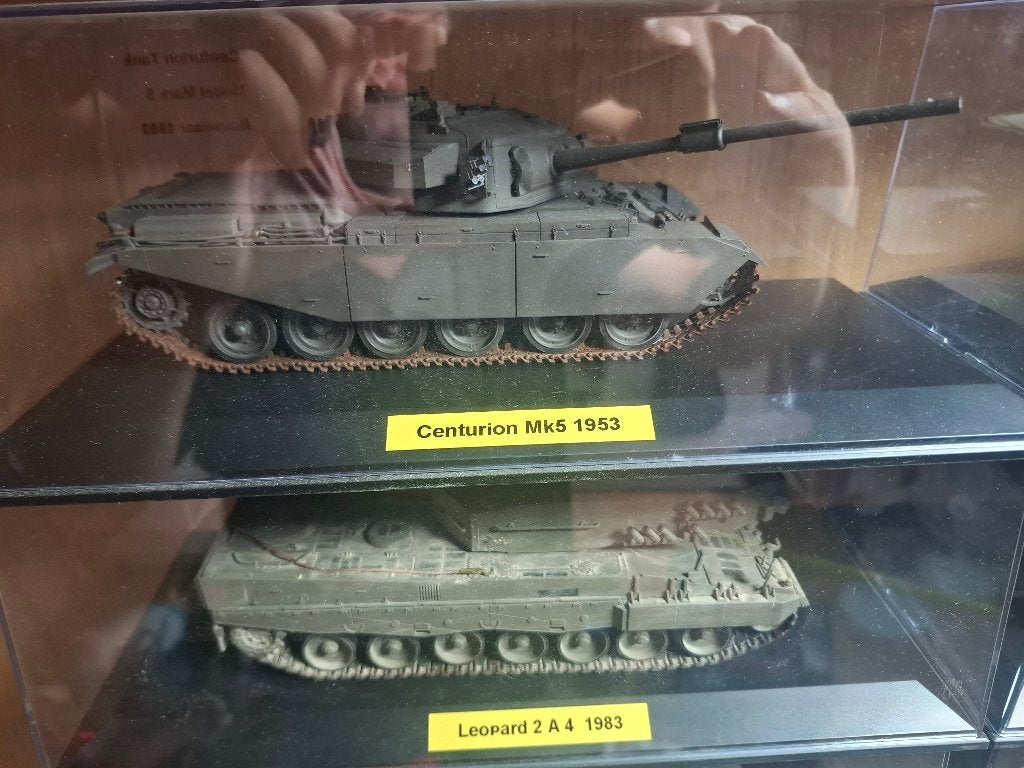 Leopard en sherman tank, Overige merken, Tank, 1:32 tot 1:50, Ophalen of Verzenden