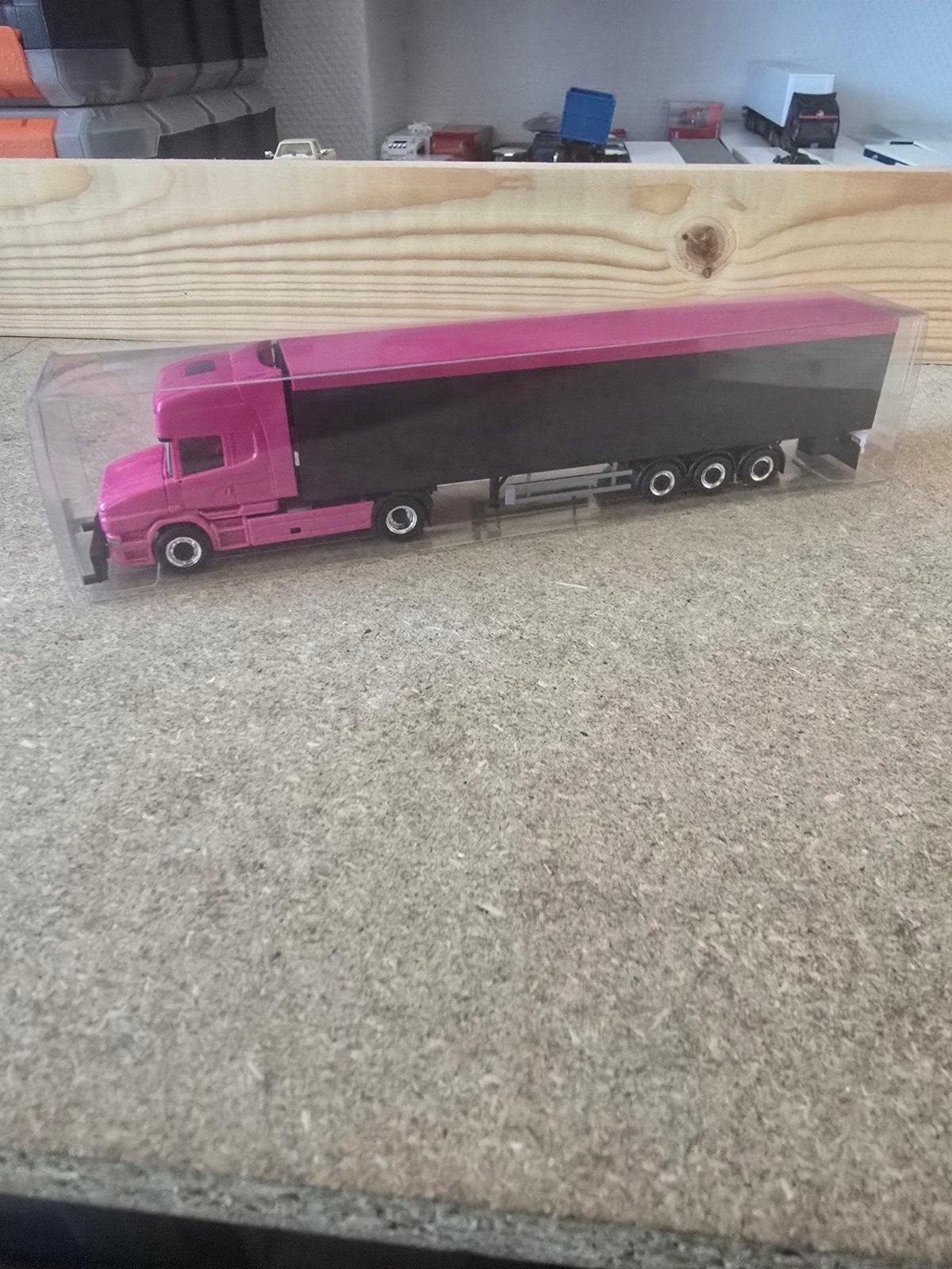 1568 scania T met walking floor oplegger magneta roze, Ophalen of Verzenden, Nieuw, Bus of Vrachtwagen, Herpa
