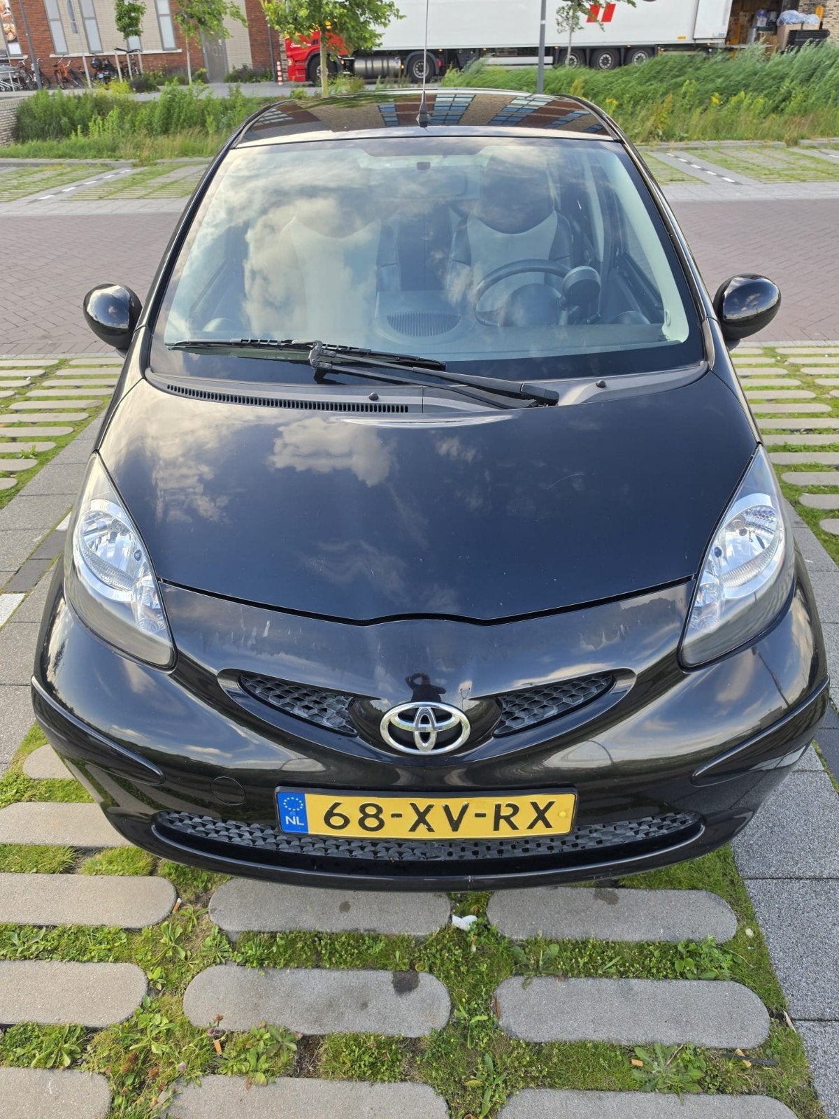Toyota Aygo 1.0 12V Vvt-i 5DRS 2007 Zwart, Auto's, Voorwielaandrijving, 4 stoelen, Origineel Nederlands, Handgeschakeld