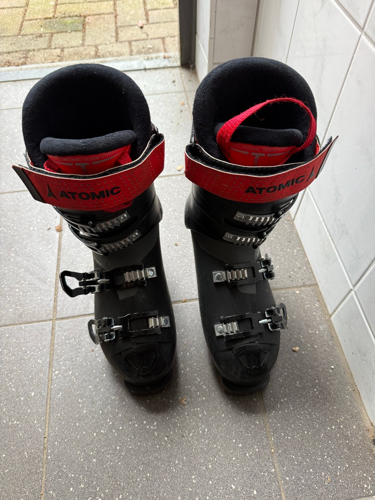 Atomic skischoenen maat 43, Sport en Fitness, Skiën en Langlaufen, Ophalen, Gebruikt, Schoenen, Atomic