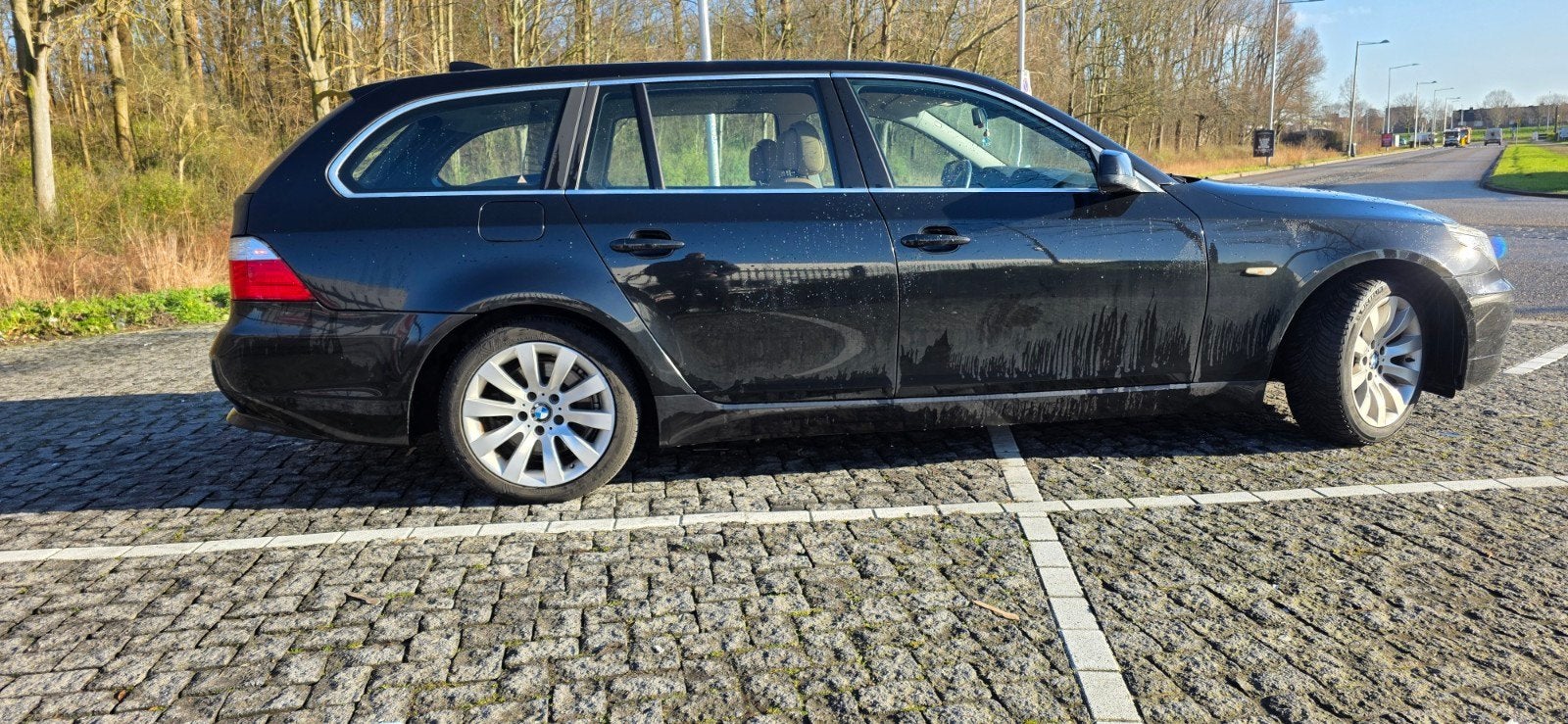 BMW 5-Serie 2.0 I 520 Touring 2010 Zwart, Auto's, Achterwielaandrijving, 1995 cc, 4 cilinders, 1535 kg