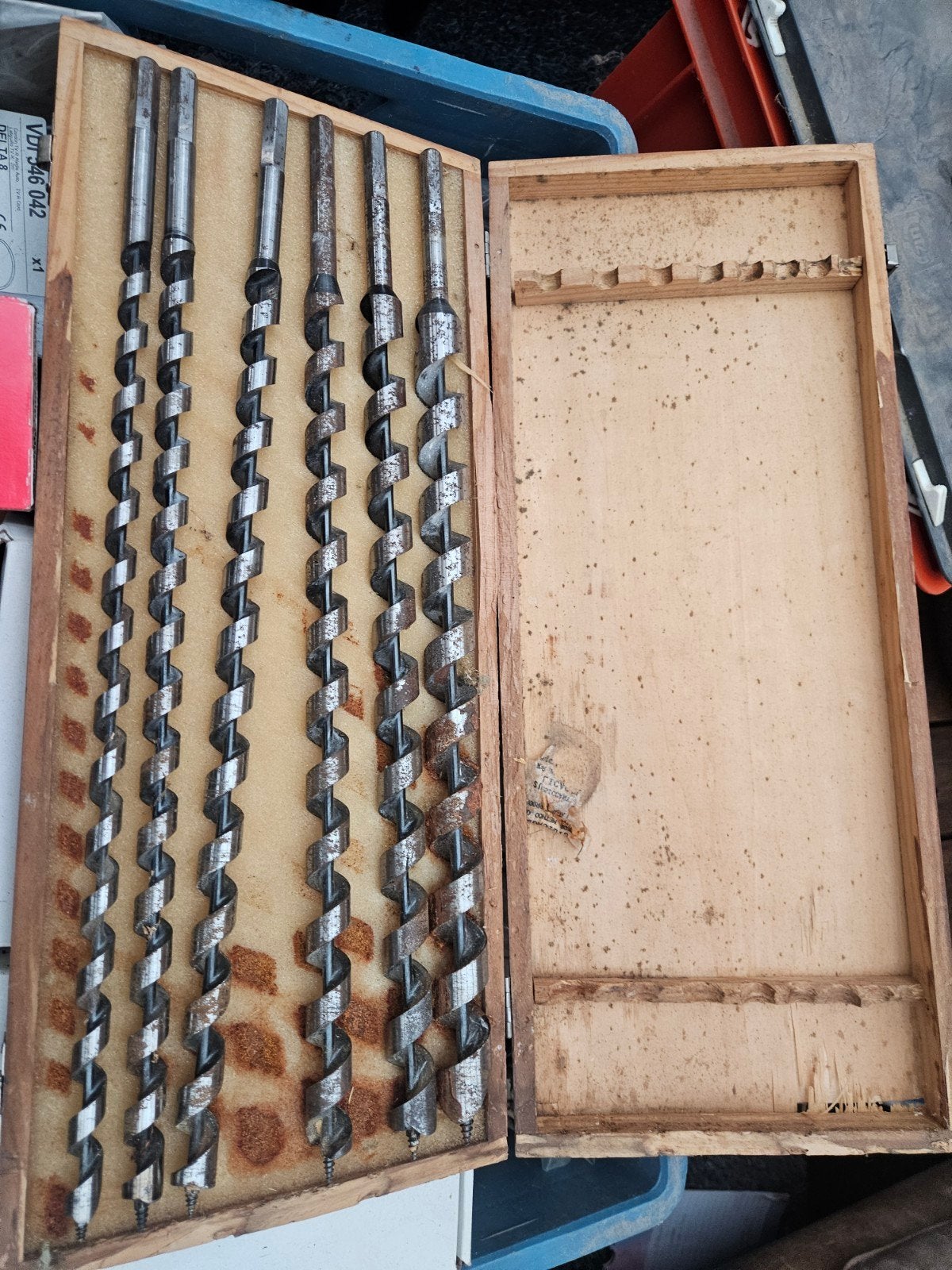 Slangenborenset in houten kist, Ophalen of Verzenden, Gebruikt, Overige typen