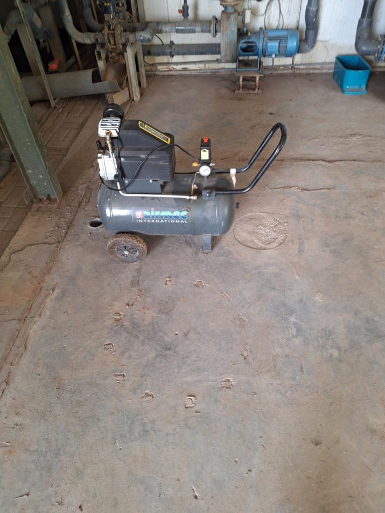 Airpress Airmee KA50200C Compressor - 50L, 8 bar, Doe-het-zelf en Verbouw, Compressors, 25 tot 100 liter, Ophalen of Verzenden