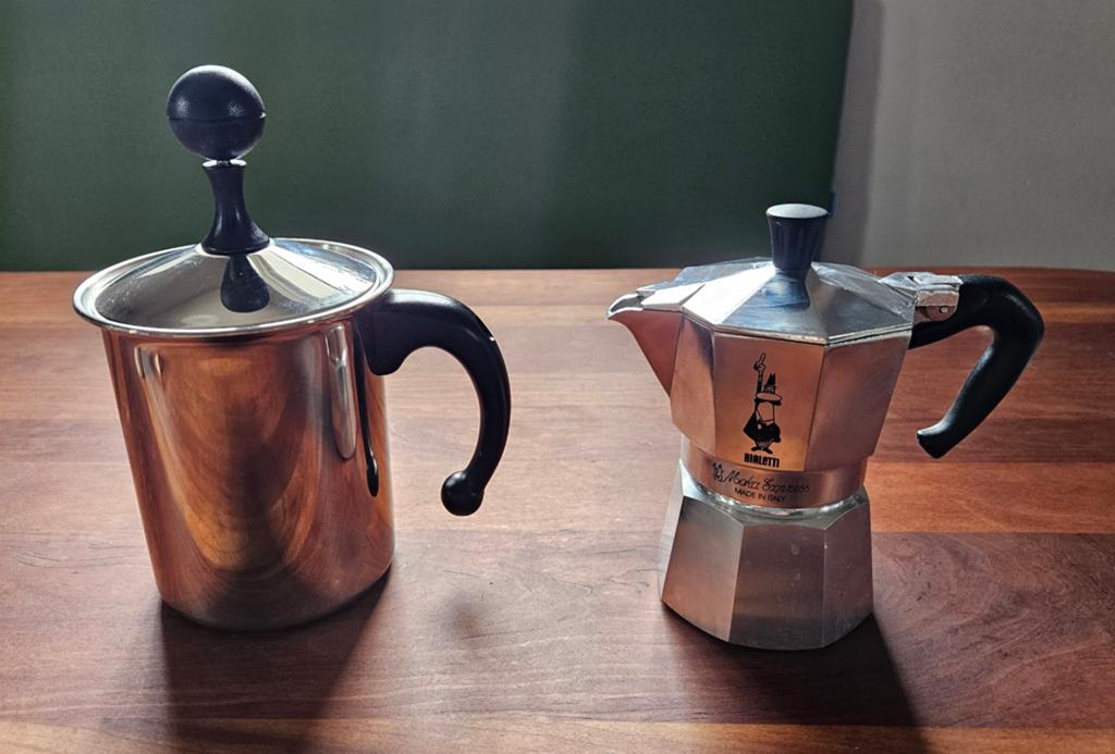 Originele Italiaanse Espresso Maker & Melkopschuimer Set, Gebruikt, Espresso apparaat, Gemalen koffie, Ophalen of Verzenden
