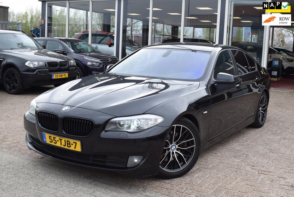 BMW 5-serie 520d Executive | NAVIGATIE | CLIMATE CONTROL | C, Euro 5, Achterwielaandrijving, Zwart, 4 cilinders