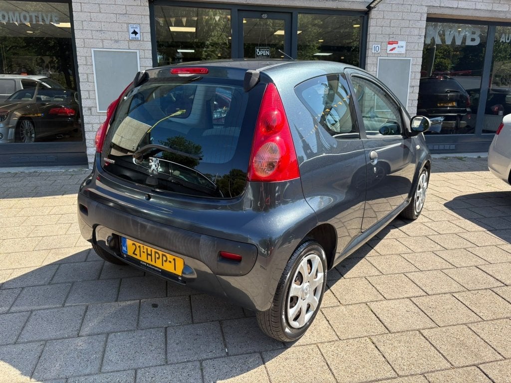 Peugeot 107 1.0-12V XR 3Drs Nieuwe apk Weinig KM (bj 2009), Gebruikt, 4 stoelen, 68 pk, Origineel Nederlands