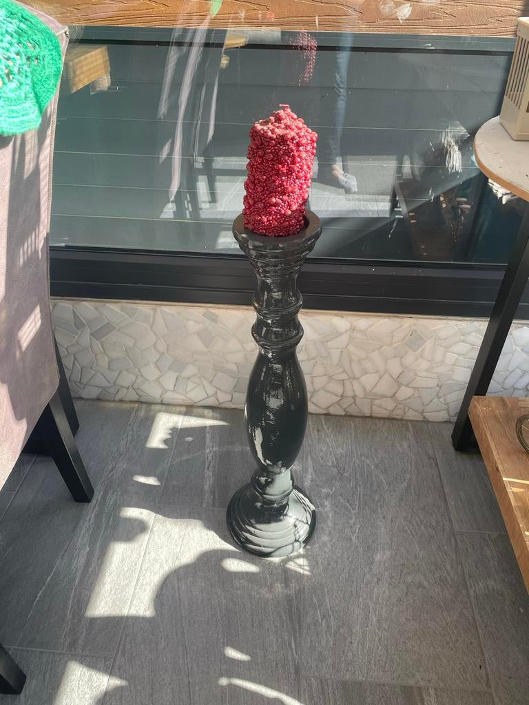 Zware Kandelaar 68 cm met Rode Kaars, Overige materialen, Gebruikt, Zwart, Ophalen of Verzenden