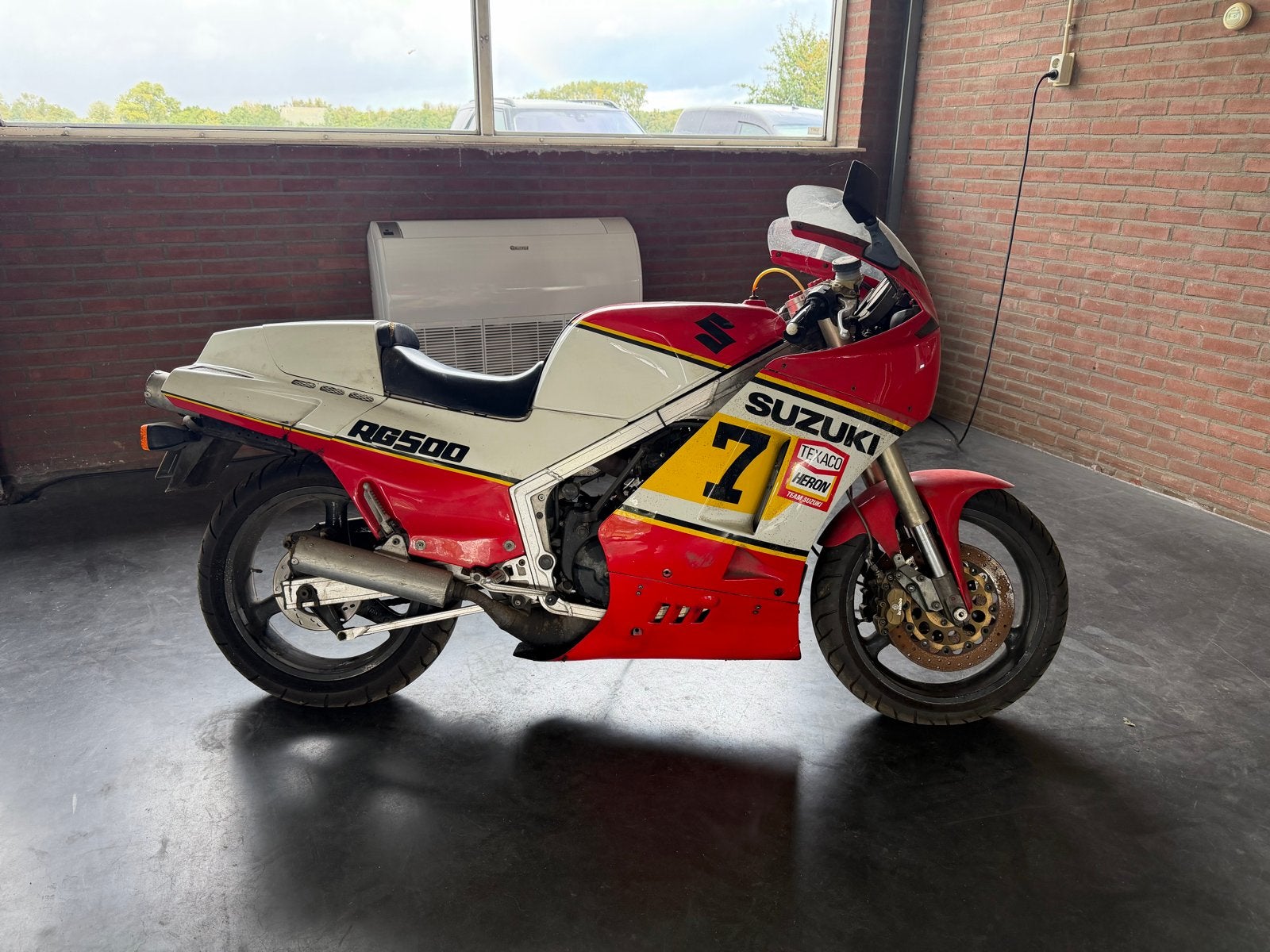 Suzuki RG500 | 82855 km | 2-Takt, 4 cilinders, Motorrijbewijs A, Super Sport, Meer dan 35 kW