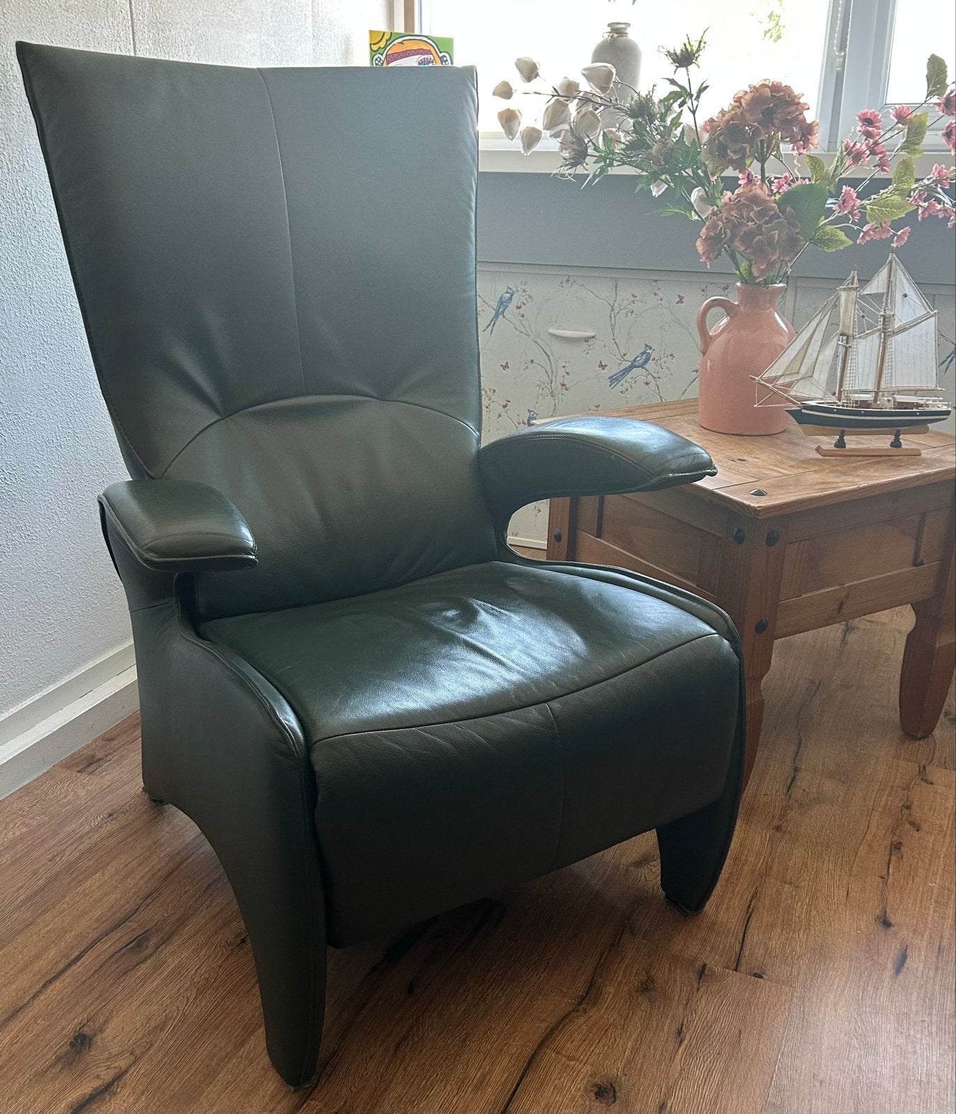 Comfortabele groene lederen fauteuil met voetsteun, Huis en Inrichting, Ophalen, Gebruikt, Leer