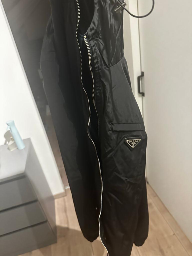 Prada Zwarte Windjack Maat m, Ophalen of Verzenden, Zo goed als nieuw, Maat 48/50 (M), Zwart