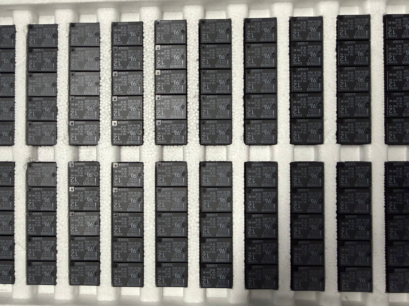 100x omron relais G5LA-1 12 volt dc, Hobby en Vrije tijd, Ophalen of Verzenden, Nieuw