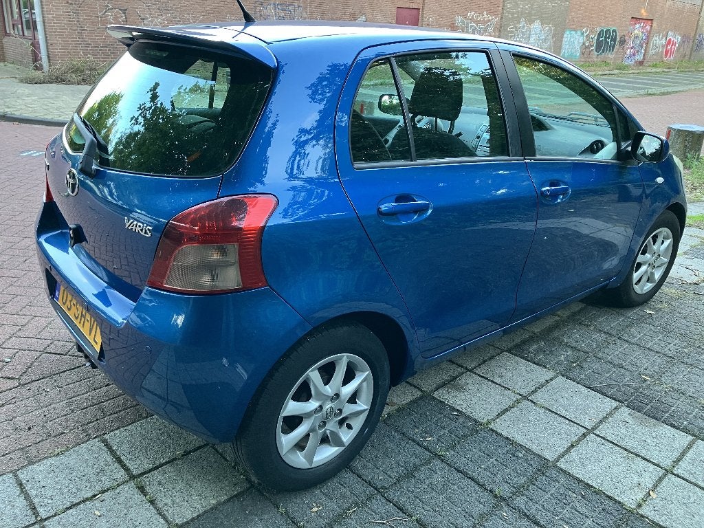Foto 6 van Toyota Yaris 1.3 16V Vvt-i 5DR 2006 Blauw