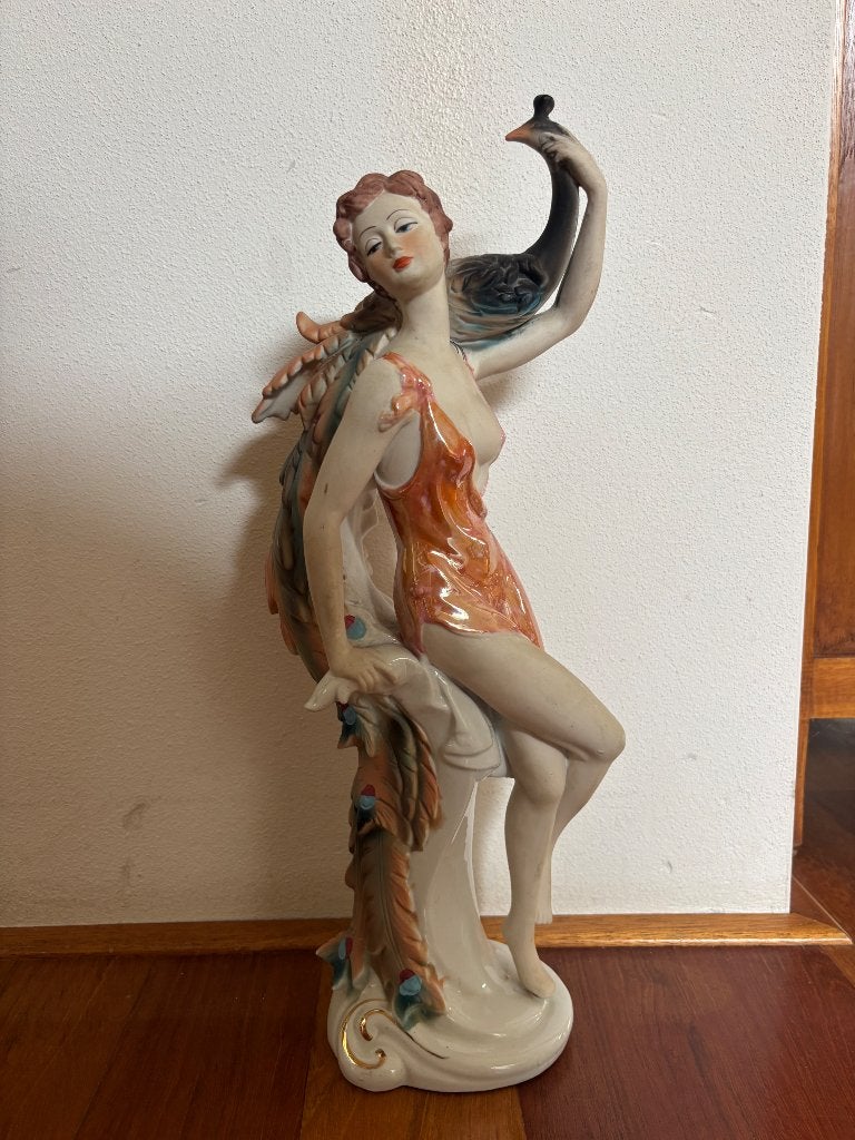 Prachtig Vintage Giuseppe Armani Stijl Beeld – Dame met Pauw, Ophalen, Art nouveau, Overige materialen, Beeld