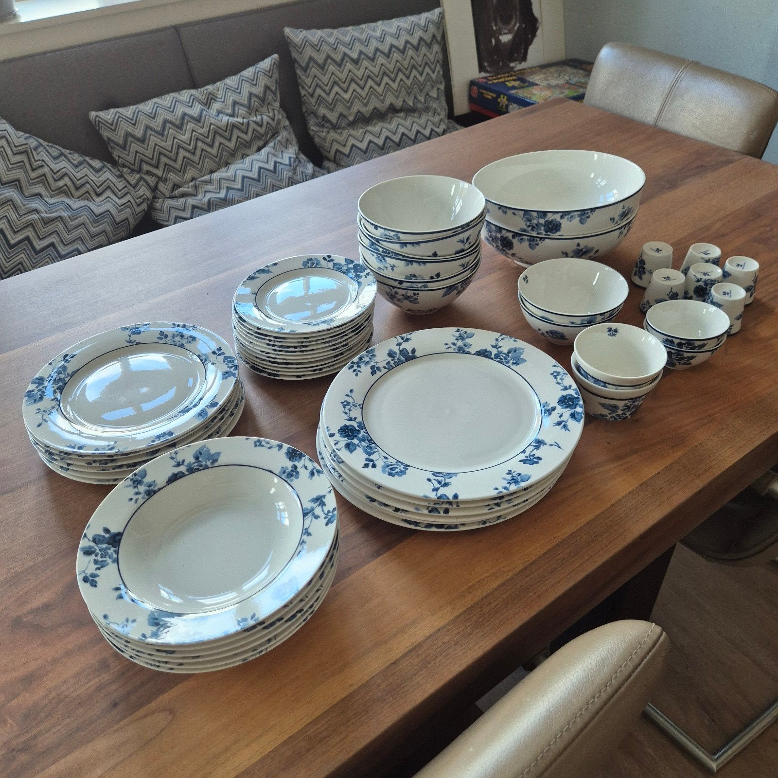 Laura Ashley China rose servies, Ophalen, Nieuw, Overige stijlen, Compleet servies