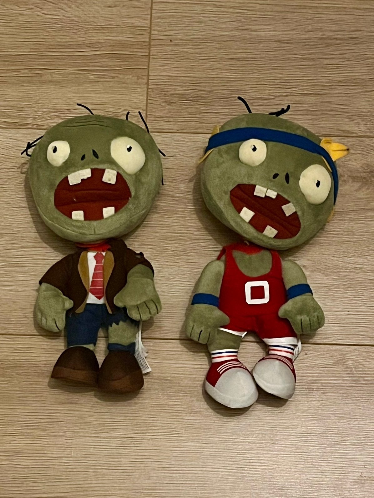 2 officiële Zombie vs Plants knuffels, Ophalen of Verzenden, Zo goed als nieuw, Overige typen