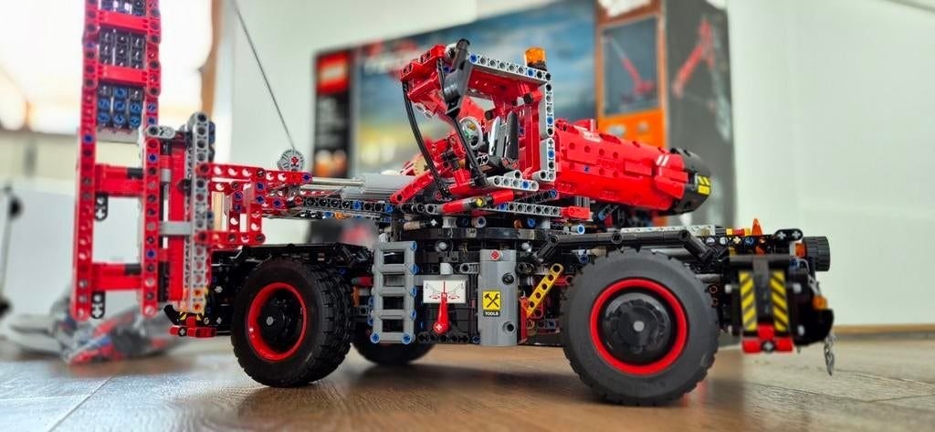 Lego Technic Kraan 42082 - Nieuwstaat met doos en boekjes, Lego, Inclusief extra onderdelen, Ophalen of Verzenden, Zo goed als nieuw