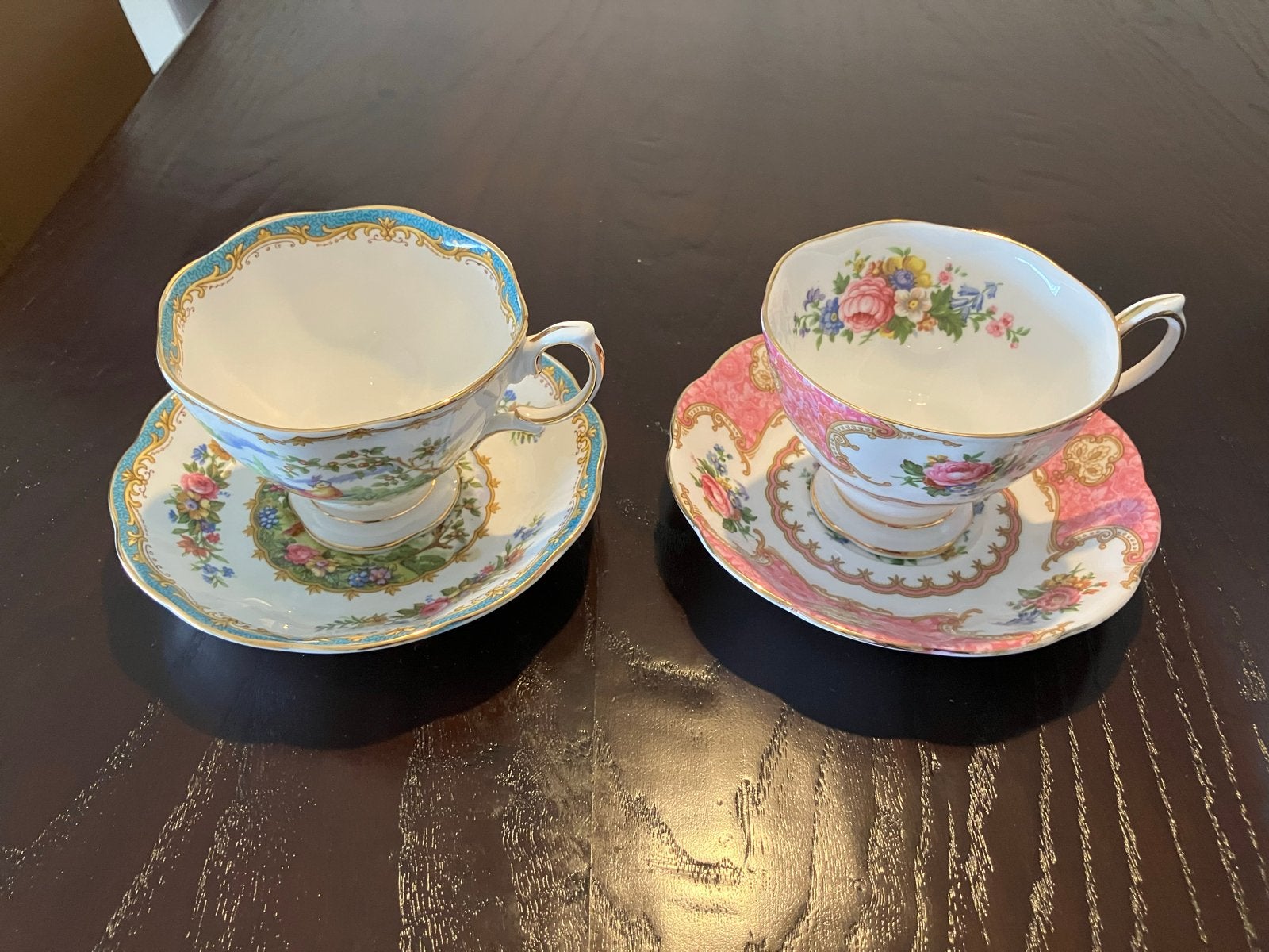 Set van 2 Royal Albert porseleinen theekopjes met schotels, Antiek en Kunst, Ophalen