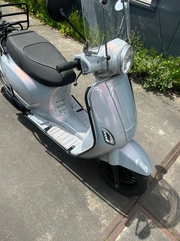 La Souris snor scooter, Fietsen en Brommers, Ophalen, Zo goed als nieuw
