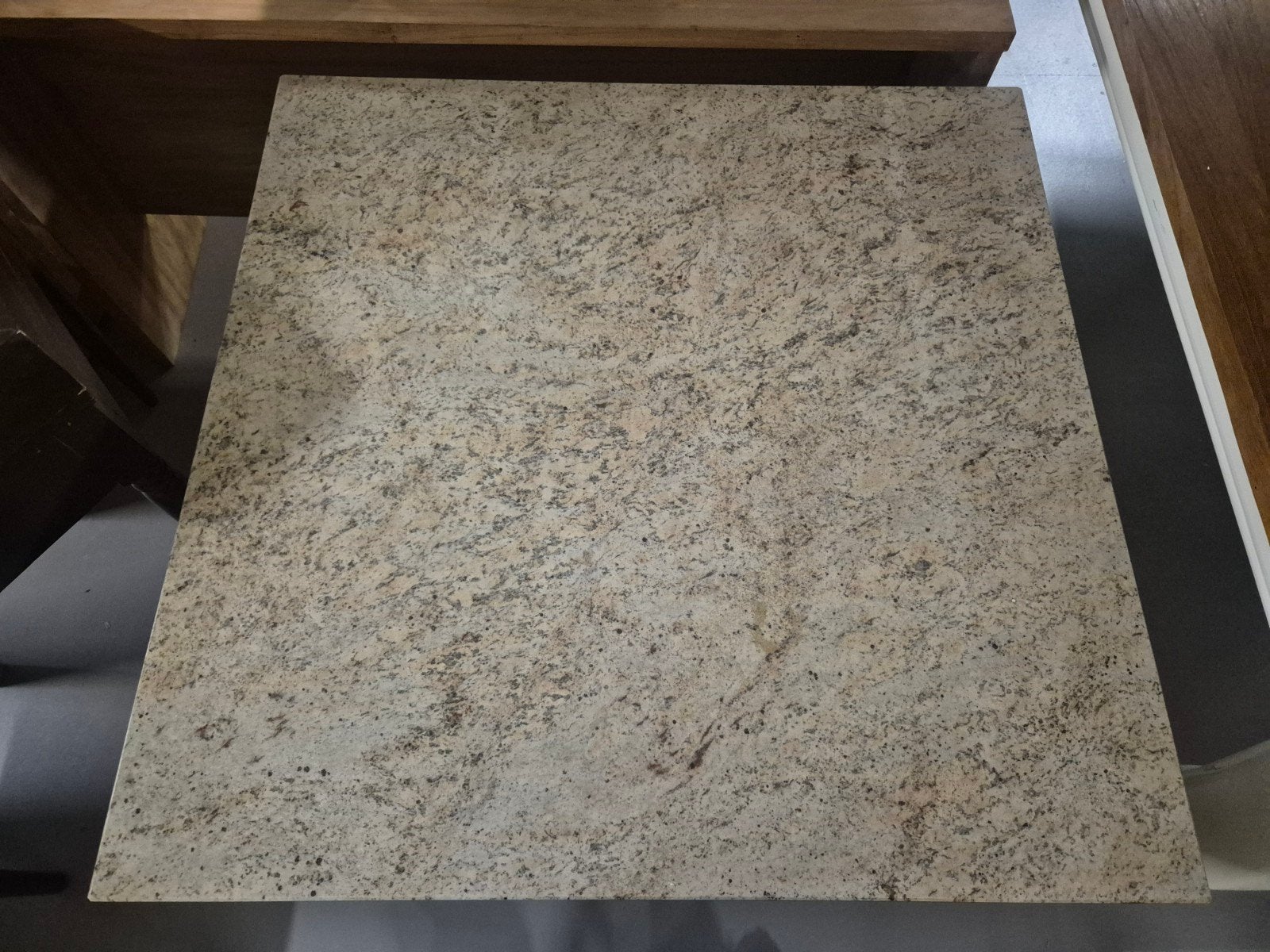 Bijzettafel met granieten blad - 65 cm hoog, 90x90 cm, Ophalen, 50 tot 100 cm, Vierkant, Nieuw