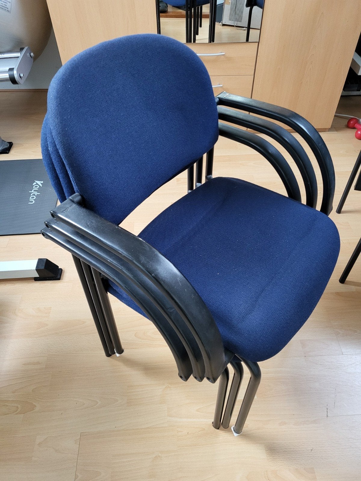 prima kwaliteit prettig zittende stapelstoelen, Ophalen, 75 tot 100 cm