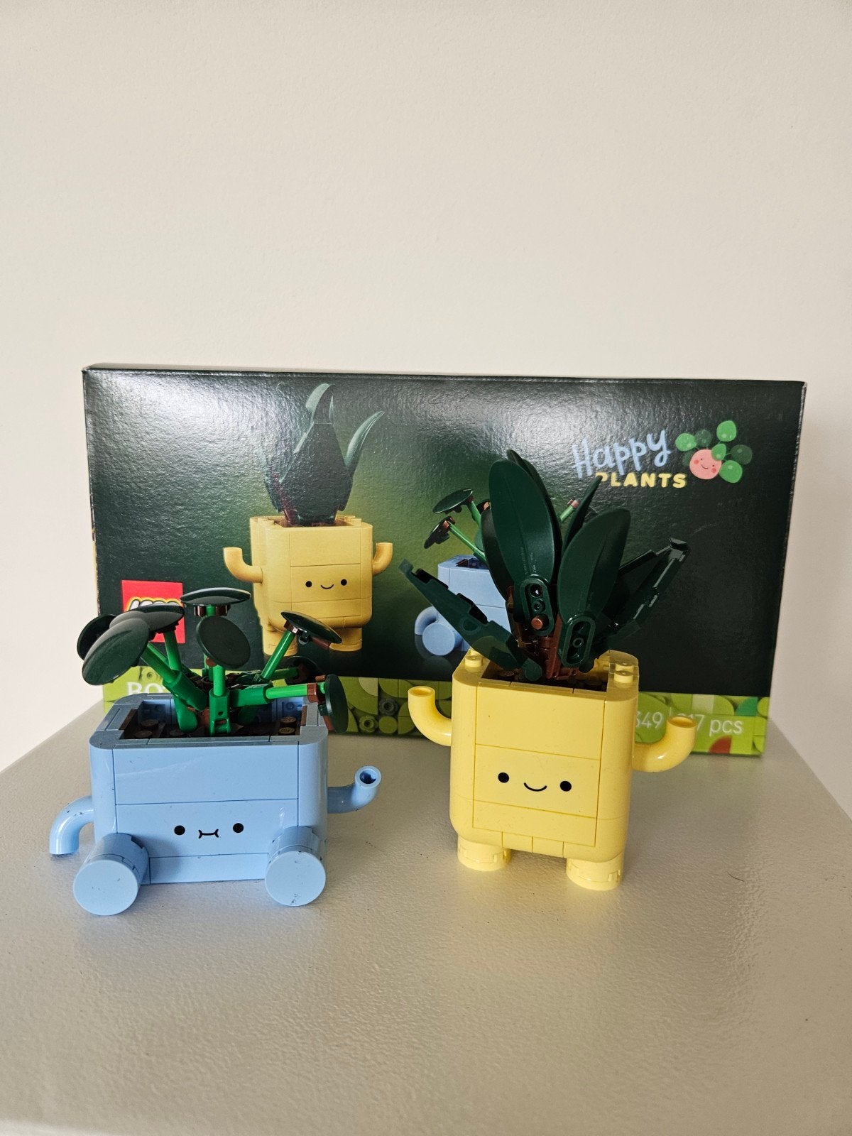 LEGO Botanicals Happy Plants 10349 – Complete set met doos, Lego, Compleet, Ophalen of Verzenden, Zo goed als nieuw