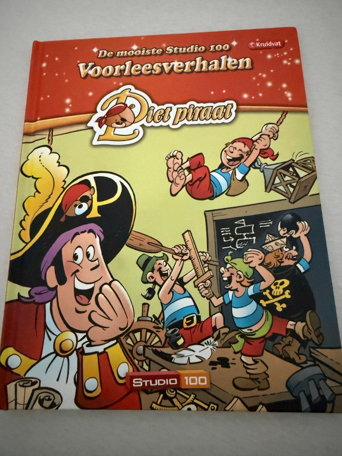 De Mooiste Studio 100 Voorleesverhalen van Piet Piraat, Ophalen of Verzenden, Nieuw, Sprookjes