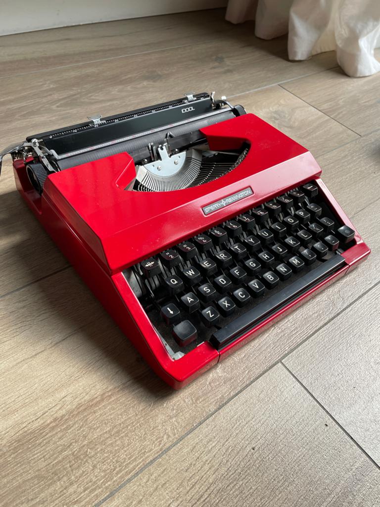 Sperry Remington typemachine Idool rood, Diversen, Typemachines, Gebruikt, Ophalen of Verzenden