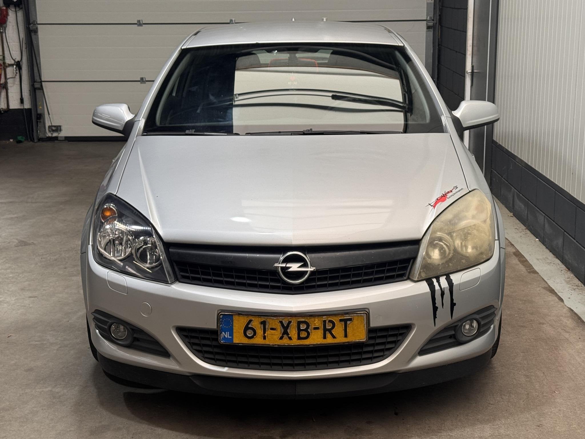 Opel Astra GTC 1.6 Temptation, Auto's, Voorwielaandrijving, Zwart, 4 cilinders, 116 pk