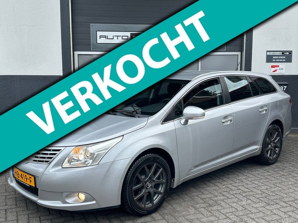 Toyota Avensis Wagon 1.8 VVTi Comfort | AIRCO | NAVI | TREKH, Auto's, Toyota, Zwart, 4 cilinders, Handgeschakeld, Traction-control