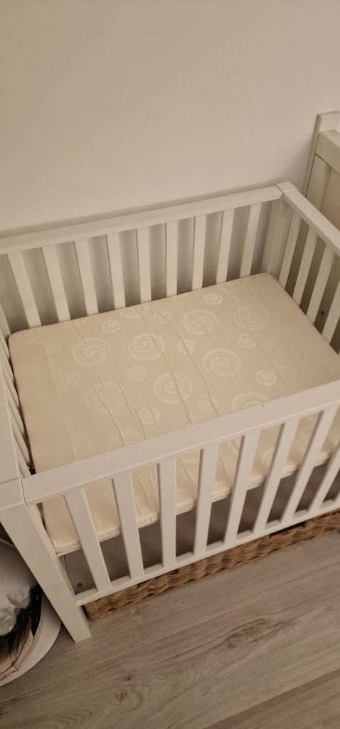 Premium baby box zo goed als nieuw, Ophalen, Zo goed als nieuw, Vierkant, Lade