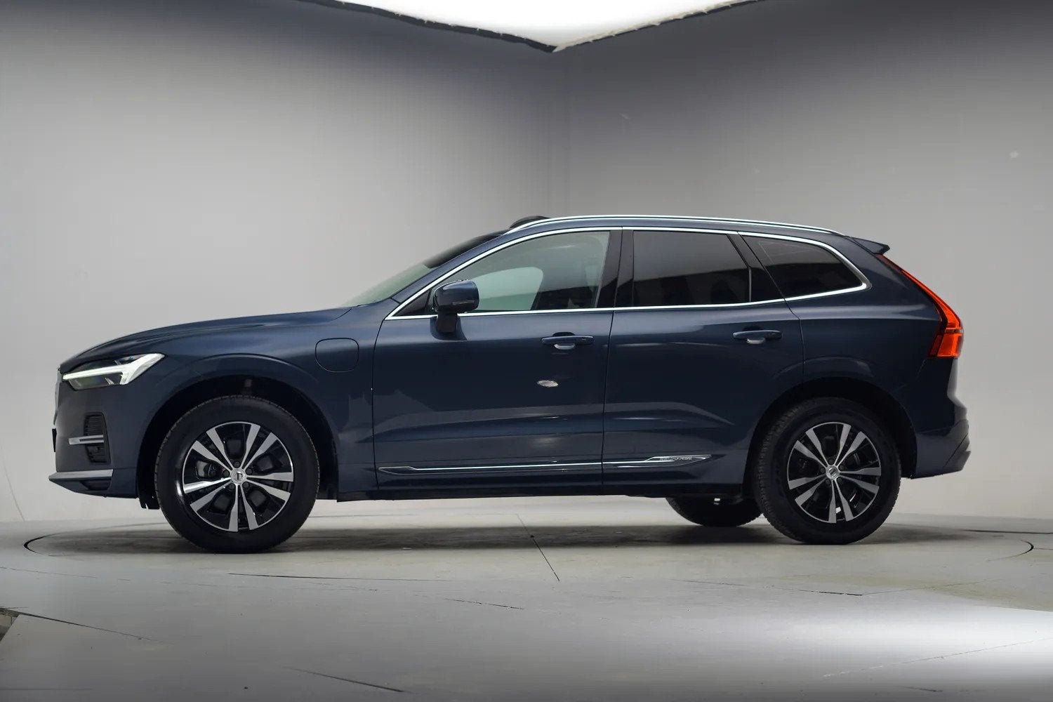 Foto 2 van Volvo XC60 2.0 T6 Plug-in hybrid AWD Inscription Expression