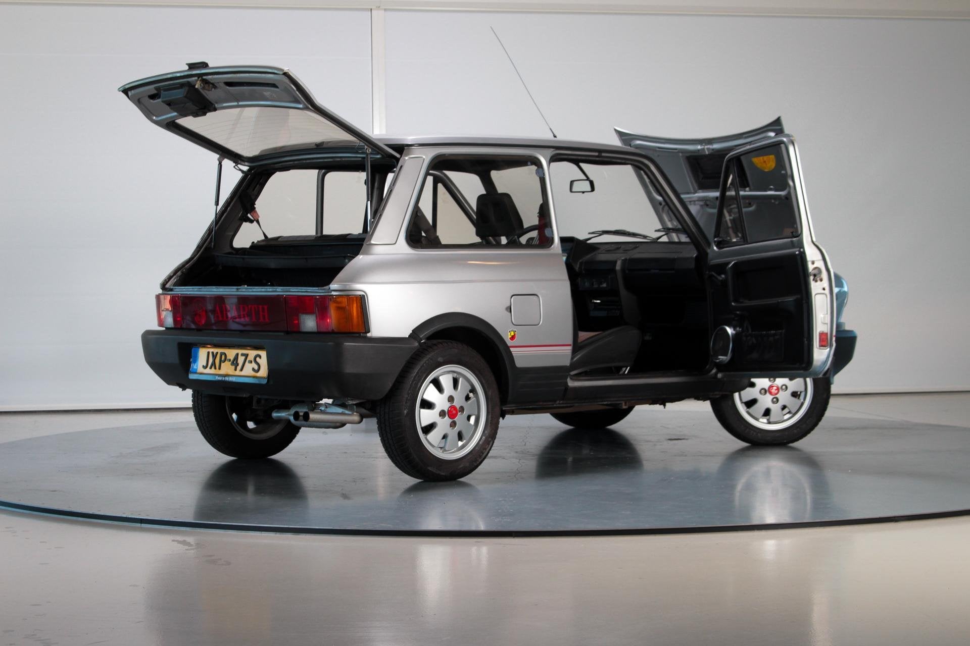 1984 Lancia Autobianchi A112 Abarth 5-bak, Voorwielaandrijving, Zwart, 4 stoelen, Leder en Stof