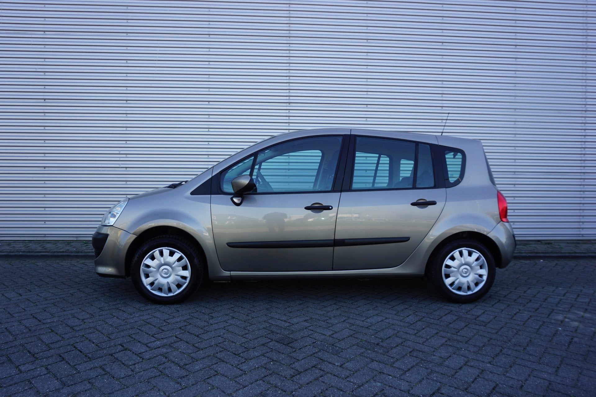 Renault Grand Modus 1.2 TCE Expression Airco / Cruise / Elek, Voorwielaandrijving, Gebruikt, 4 cilinders, Beige