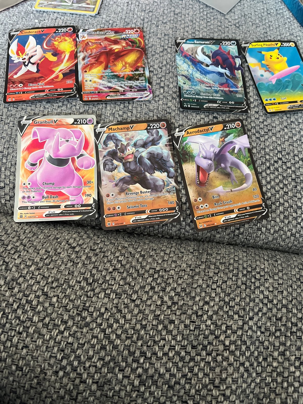 Pokémon V-kaarten Collectie: Cinderace, Charizard, Pikachu,, Ophalen of Verzenden, Zo goed als nieuw, Meerdere kaarten