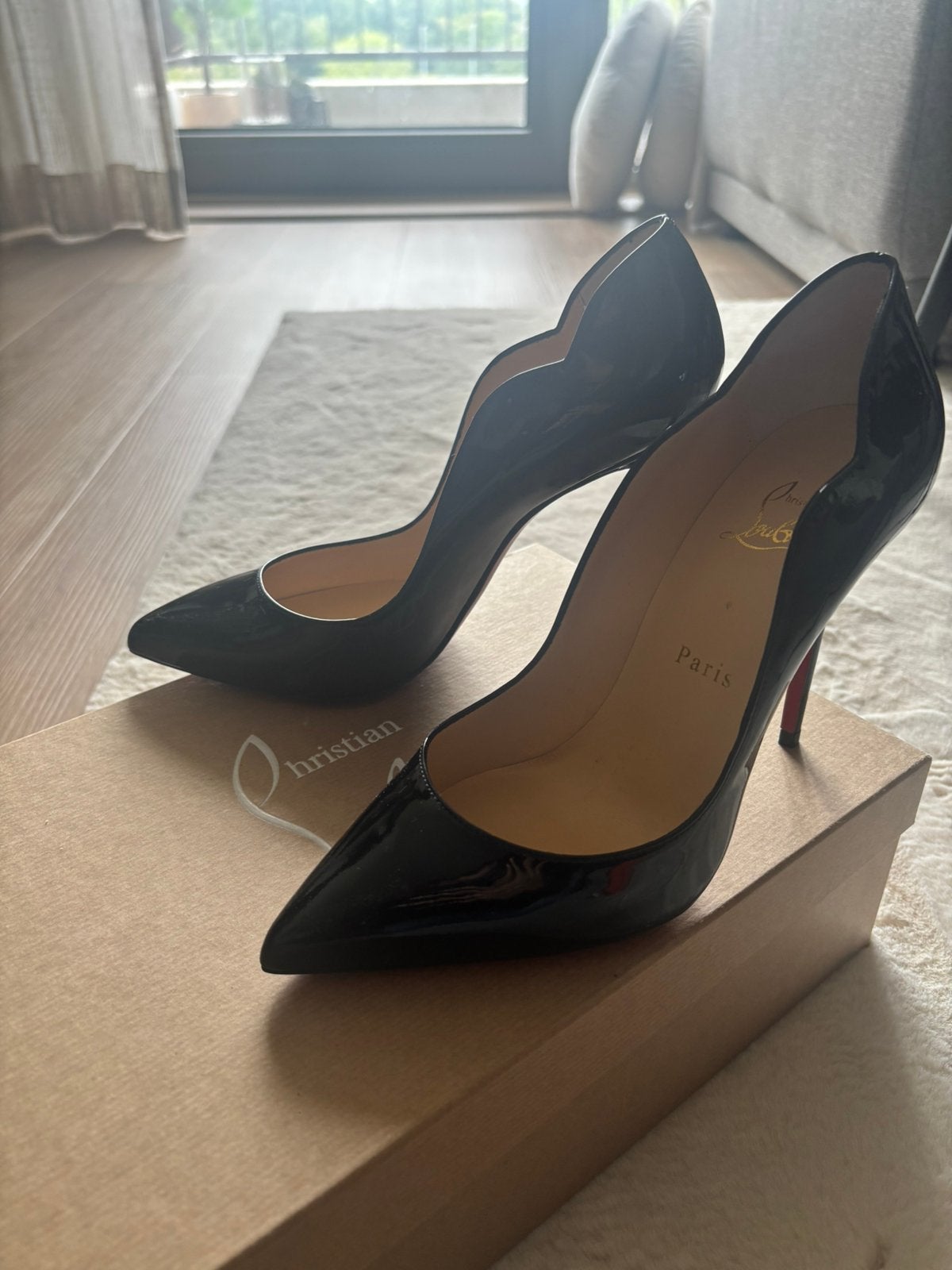 Louboutin hakken So Kate maat 38.5, Ophalen of Verzenden, Nieuw, Zwart