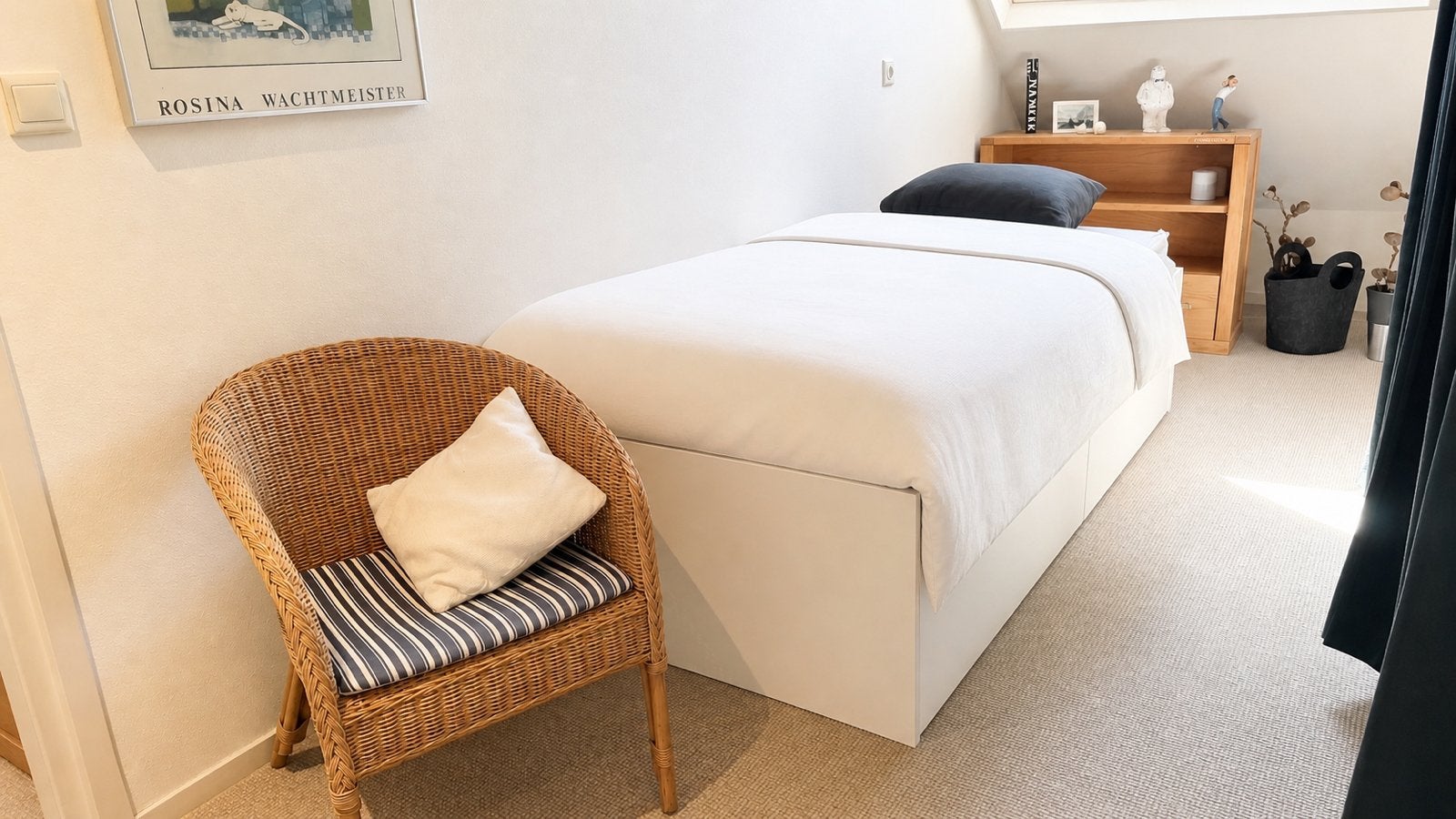 Eenpersoons bed met opbergruimte 2 laden wit bijna nieuw, Ophalen, 90 cm, Eenpersoons, Wit