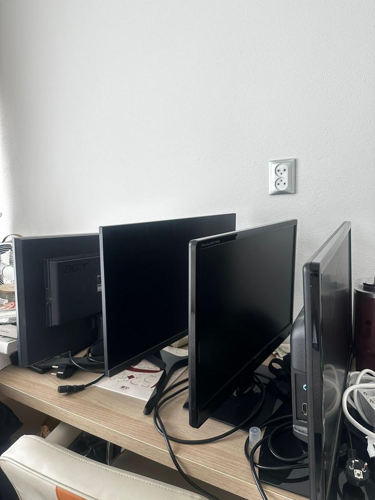 Monitoren/Schermen 4 stuks verschillende merken o.a. Samsung, Ophalen, IPS, Kantelbaar, Full HD