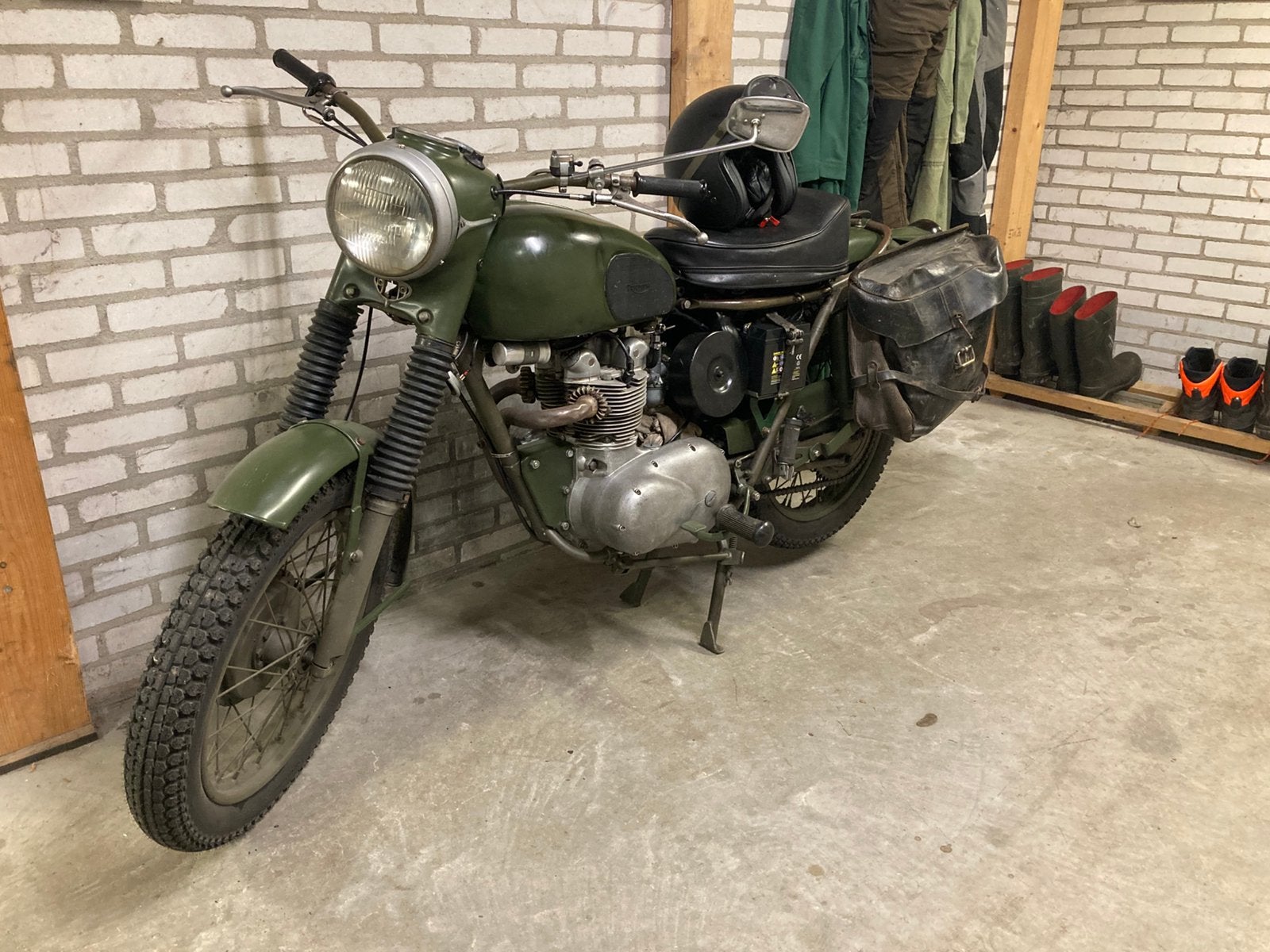 Triumph 3TA 1967, Toermotor