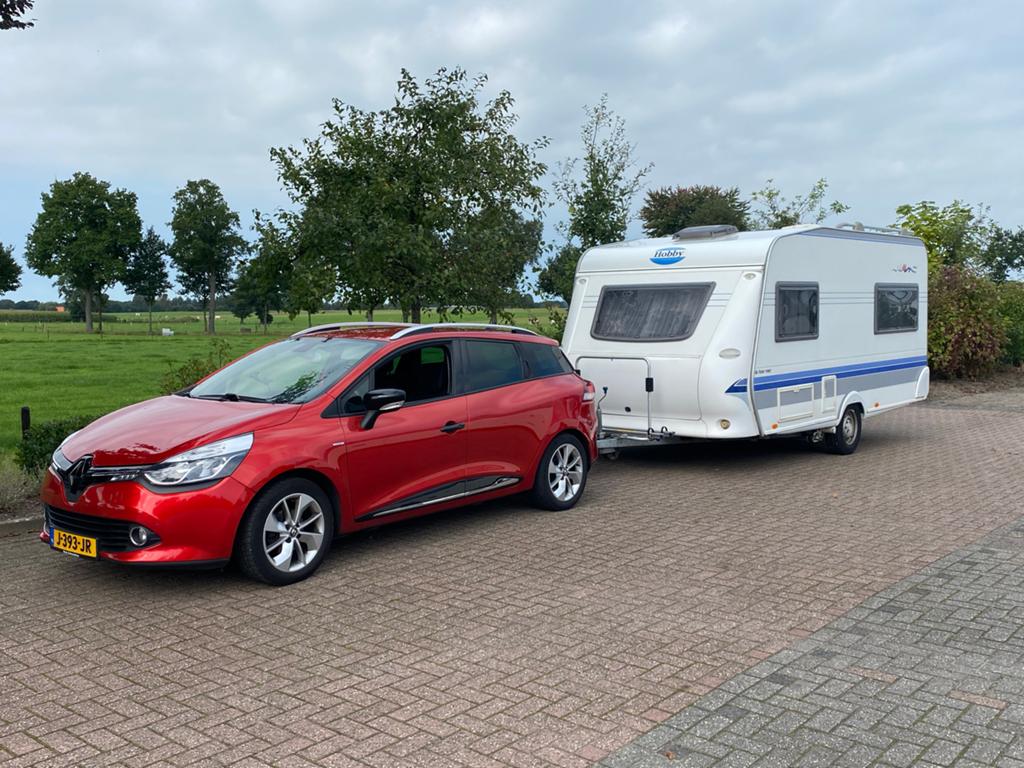 Hobby 440sf De Luxe Caravan 2004 - Zeer Goede Staat, Caravans en Kamperen, Standaardzit, Hobby, Koelkast, Omvormbare zithoek