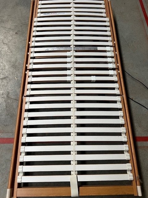Lattenbodems, elektrisch verstelbaar, 2 stuks 90x200, Ophalen, 90 cm, Tweepersoons, Zo goed als nieuw
