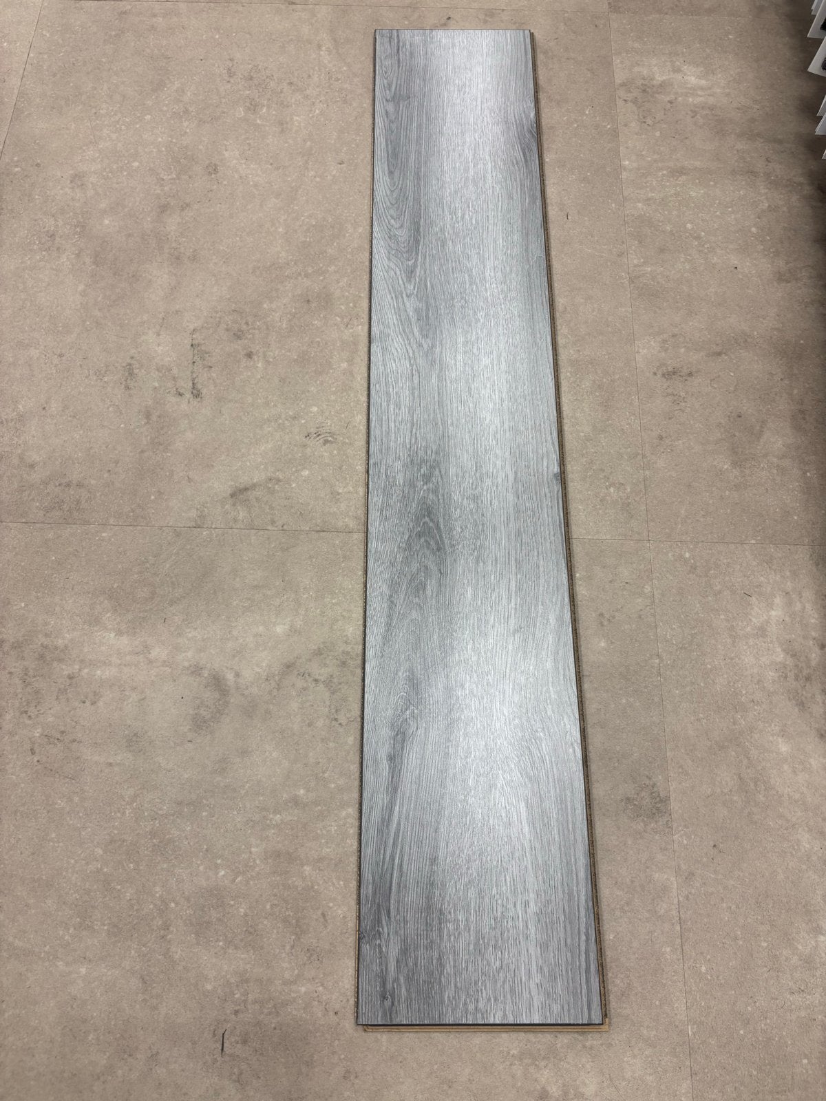 42,5m² Laminaat Grijs Eiken 8mm - Nieuw in Verpakking, Ophalen, Nieuw, 25 tot 50 m², Grijs