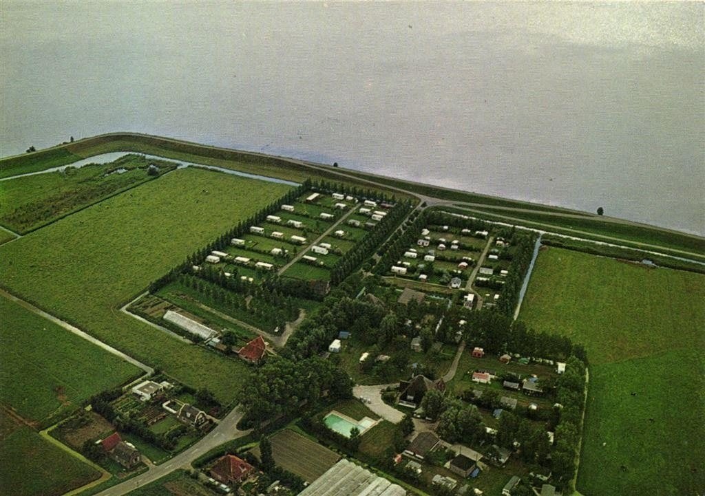 Camping Het Hof, Wijdenes - luchtfoto - ongelopen, Ophalen of Verzenden, 1960 tot 1980, Ongelopen, Noord-Holland