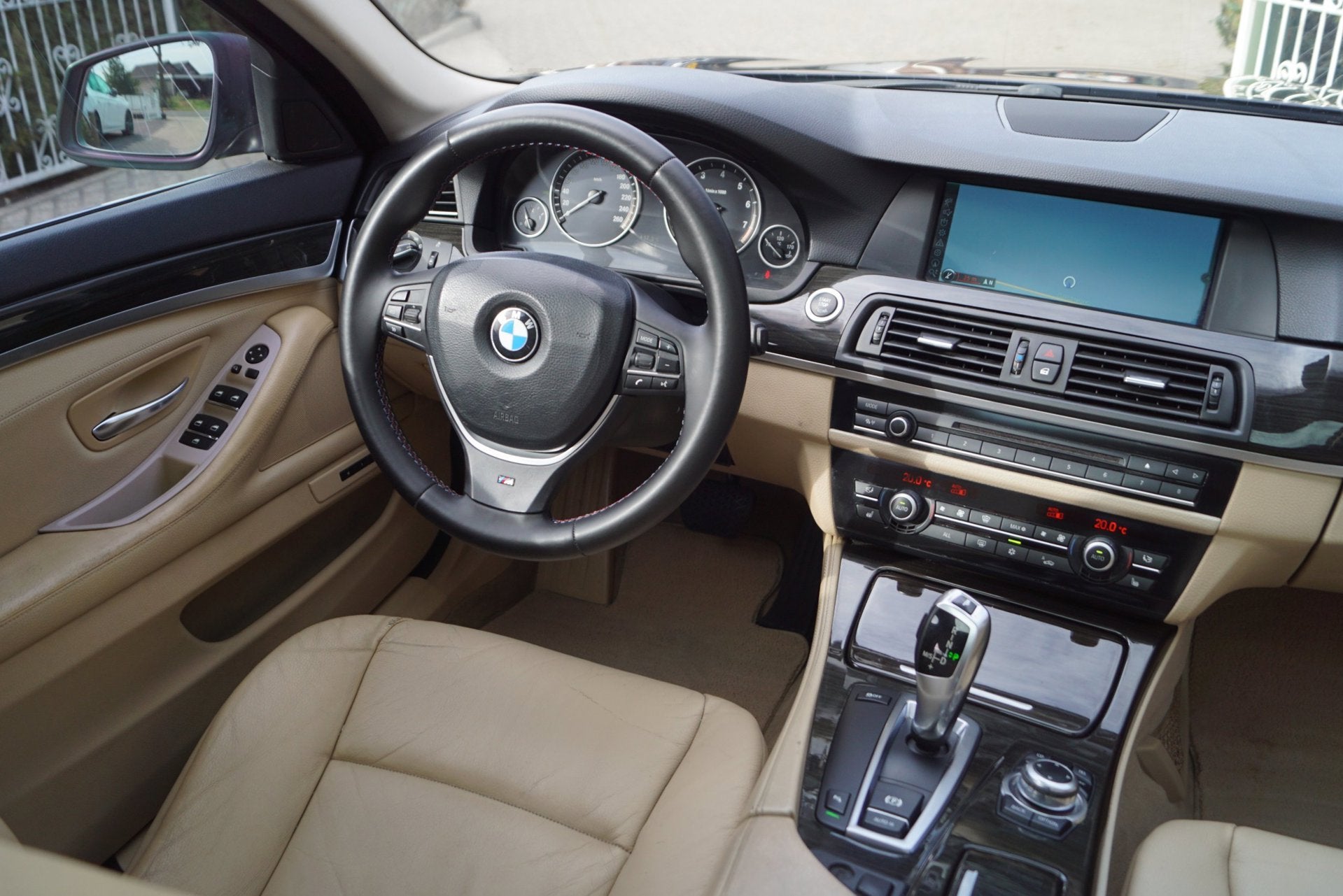 BMW 5-serie 523i High Executive Autom Leder Stoelverw Navi C, Euro 5, Achterwielaandrijving, Gebruikt, Beige