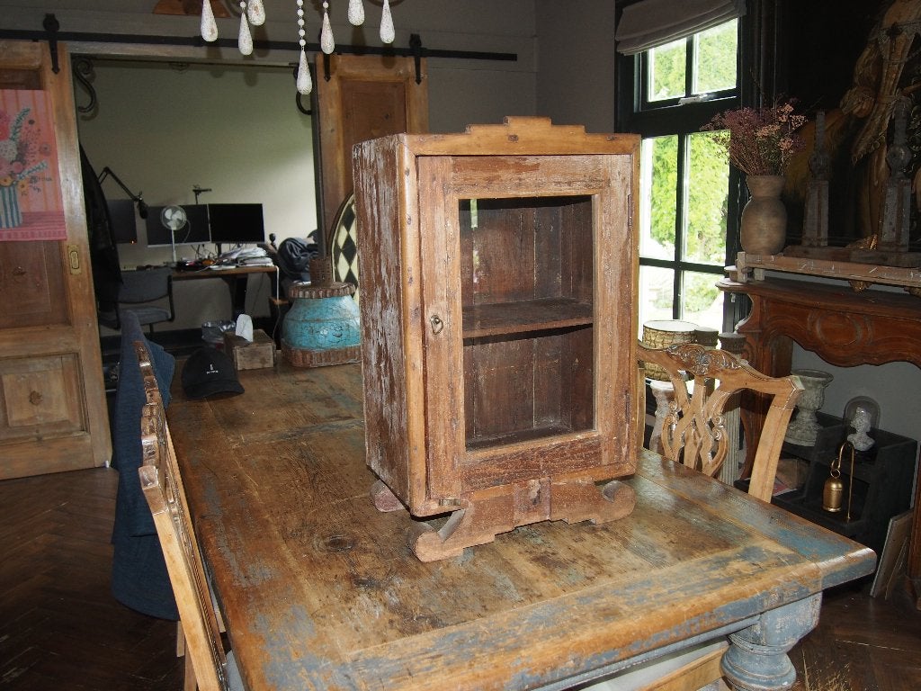Oud houten vitrinekastje uit India - 70x44x36 cm, Ophalen