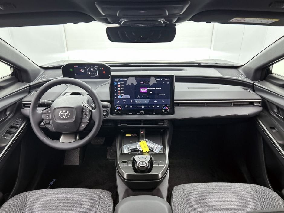 Toyota Bz4x Dynamic 73 kWh | DEMO | Navigatie | Stoel en stu, Auto's, Toyota, 12 maanden, 750 kg, Leder en Stof, Origineel Nederlands
