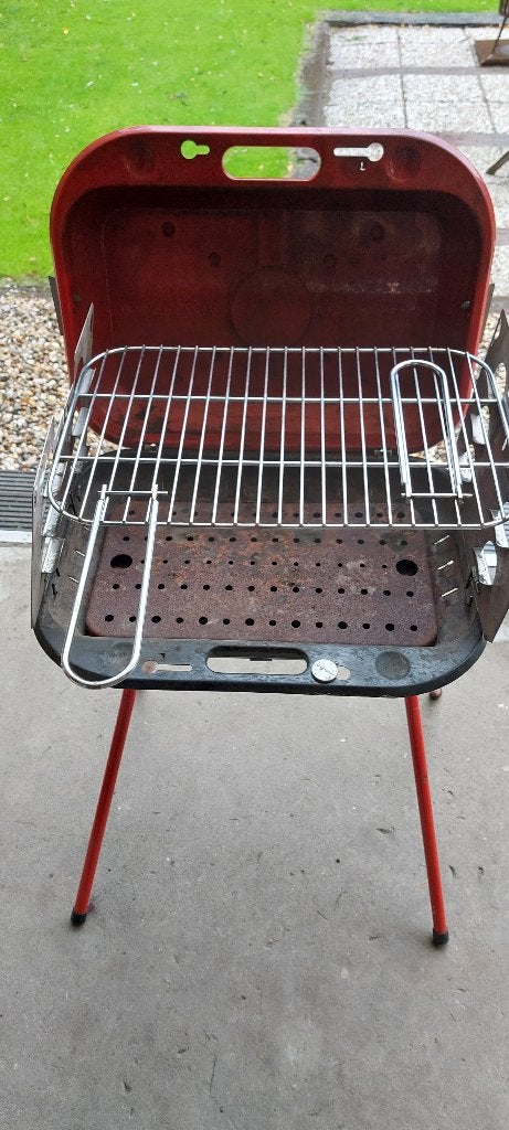 Barbecue in doos uit elkaar te nemen zonder gereedschap, Tuin en Terras, Ophalen of Verzenden, Gebruikt