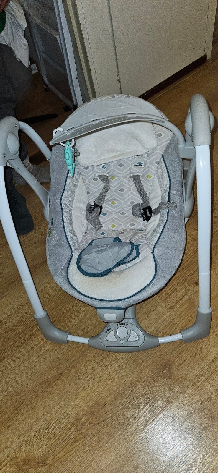 Ingenuity Schommelstoel - Verschillende standen en melodieën, Ophalen, Zo goed als nieuw